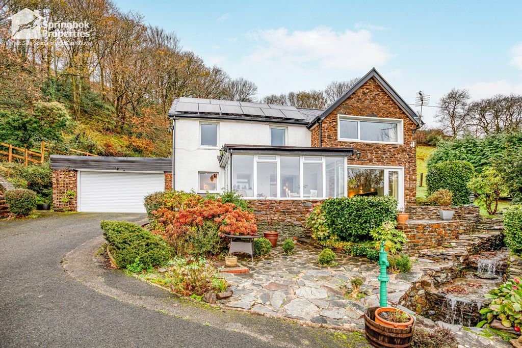 Property photo 1 of 18 Front View