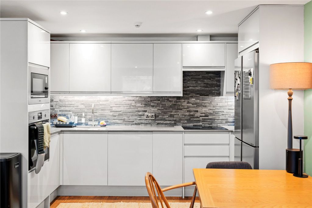 Property photo 3 of 16 Picture No. 27