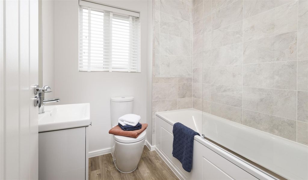 Property photo 1 of 8 Cedar Bathroom.Jpg