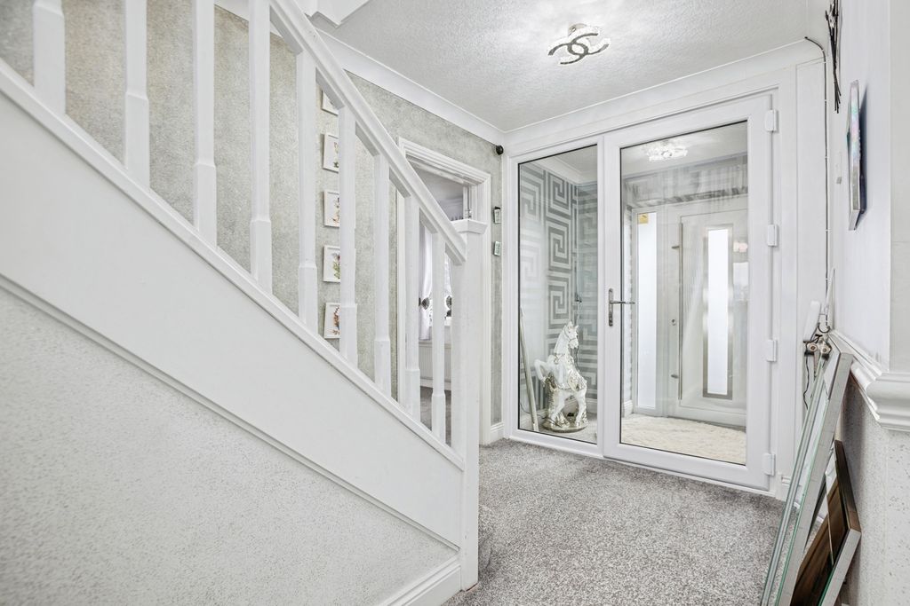 Property photo 3 of 22 Pbox-Img.Jpg