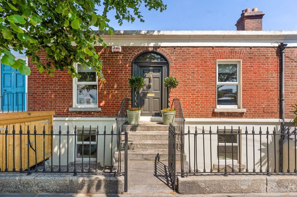 Property photo 1 of 13 Front