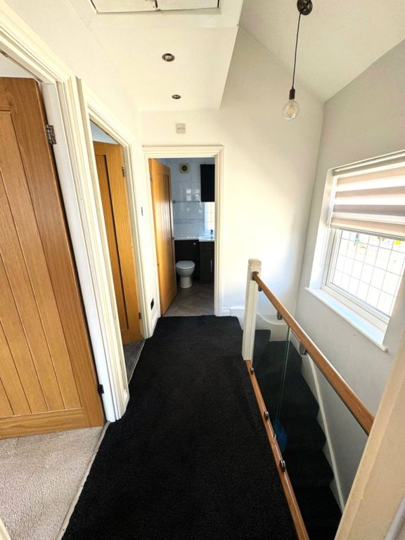 Property photo 3 of 17 Gallery