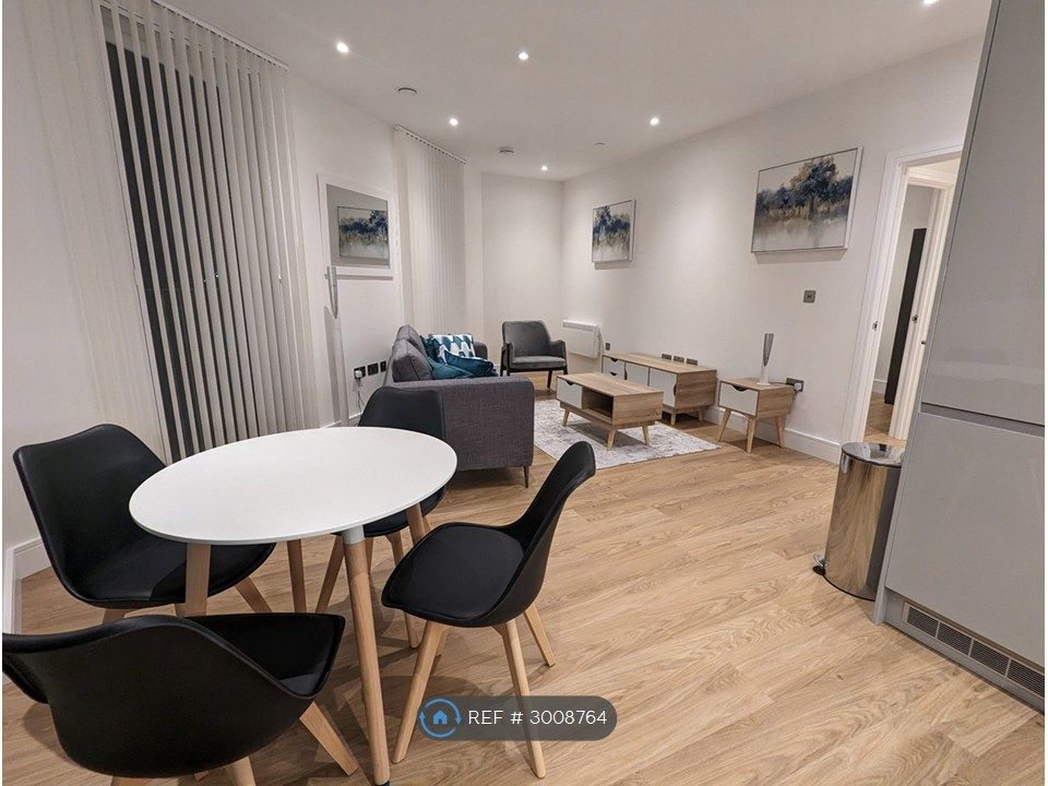 Property photo 2 of 28