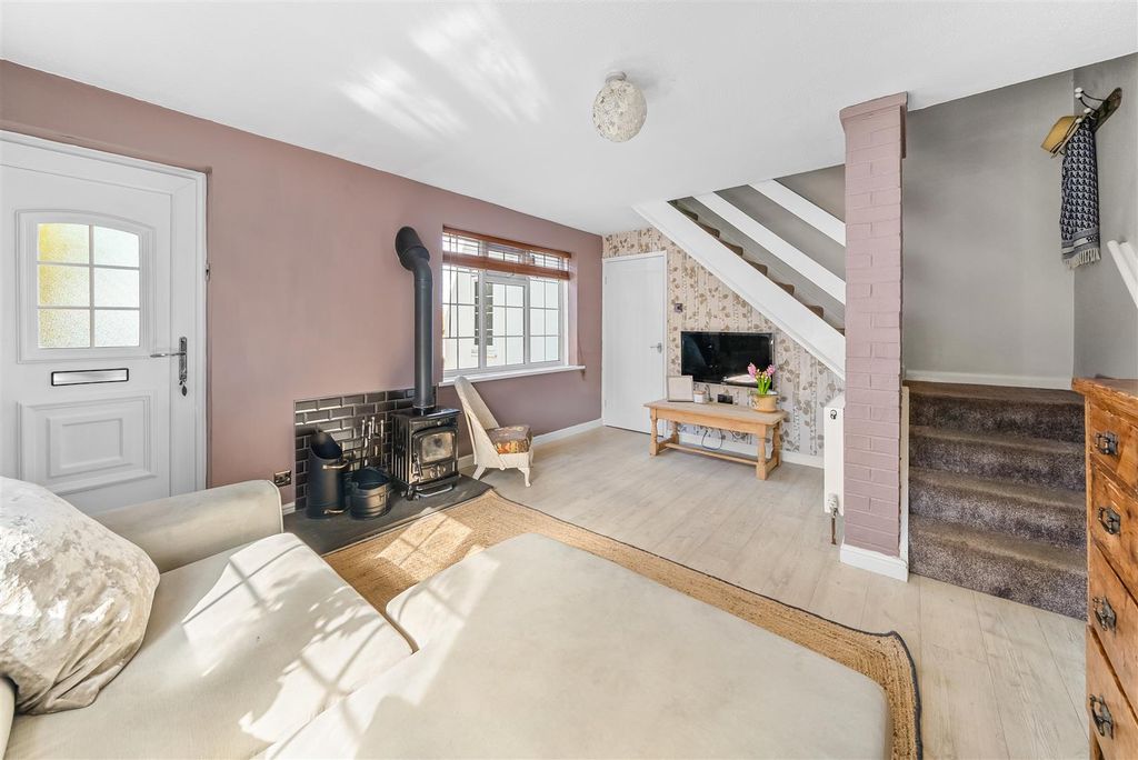 Property photo 2 of 20 Sitting Room