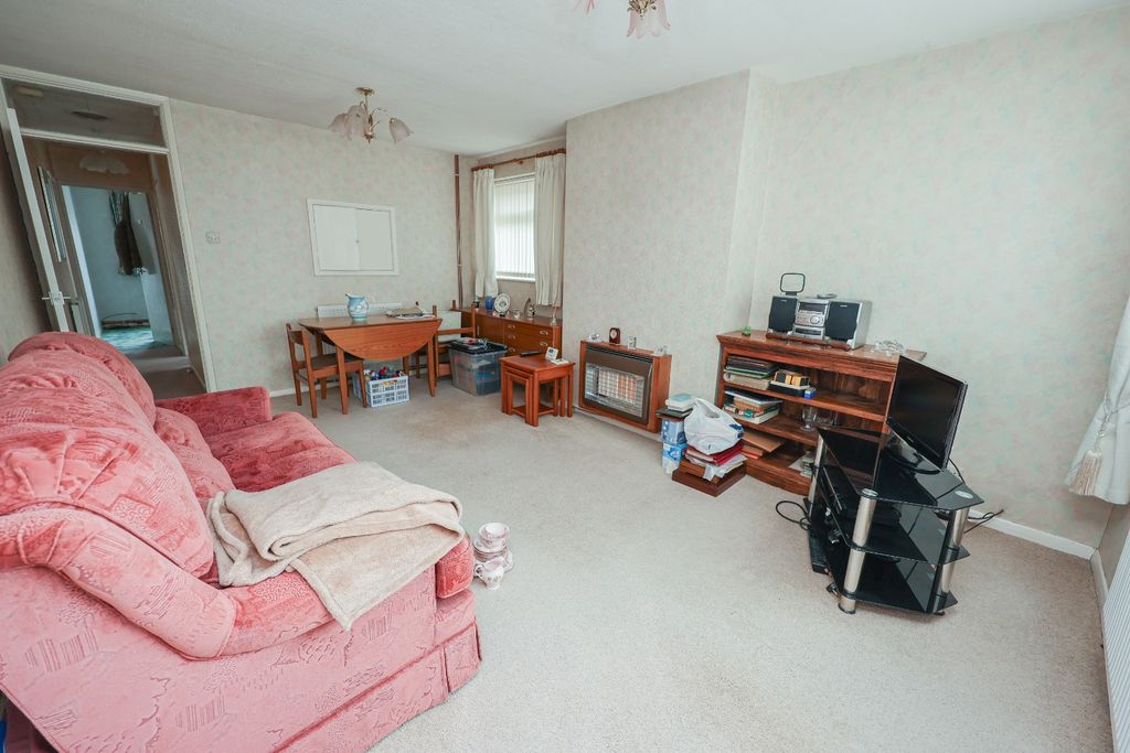 Property photo 2 of 13 4204232