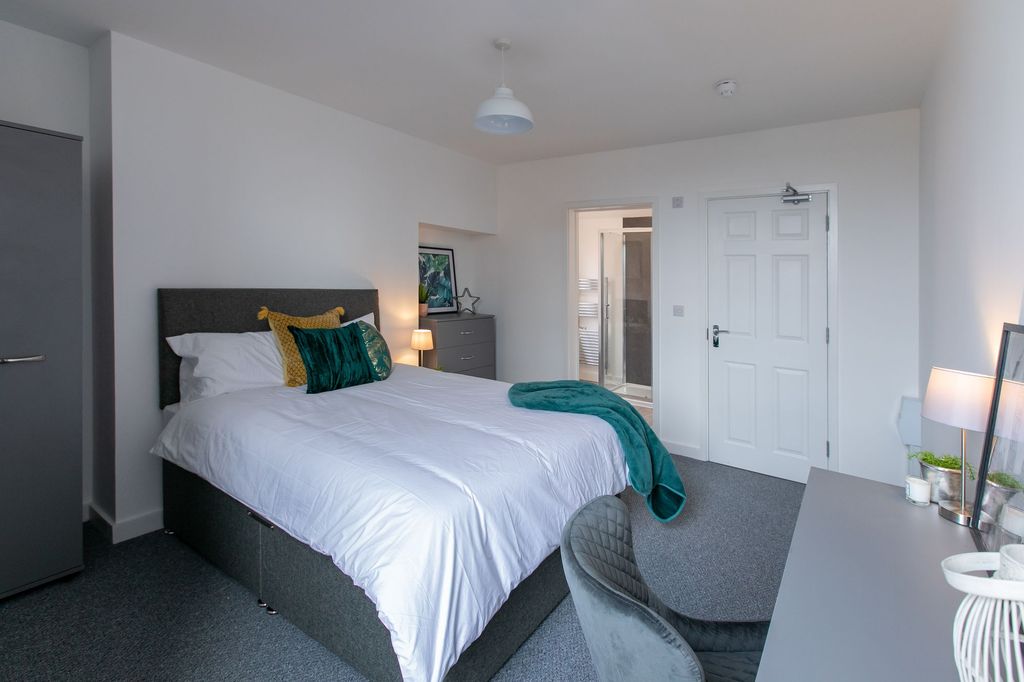 Property photo 3 of 5 Photo 4