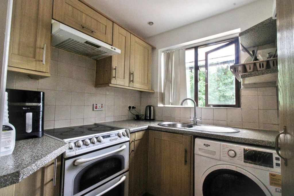 Property photo 3 of 8 Picture No. 04