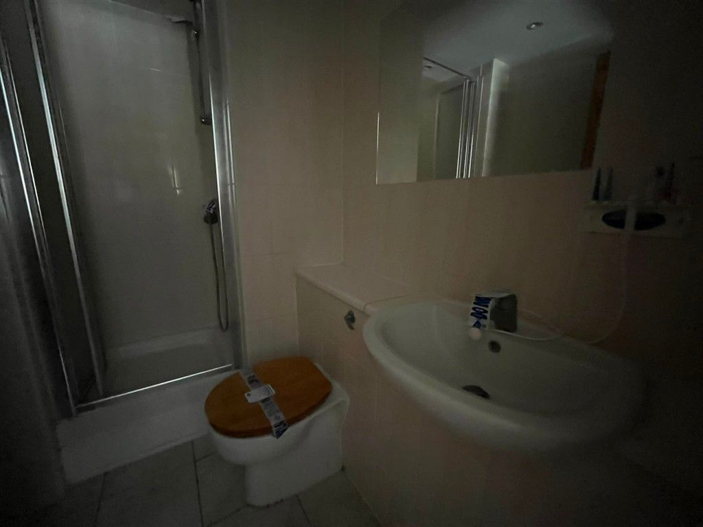 Property photo 3 of 7 Bathroom