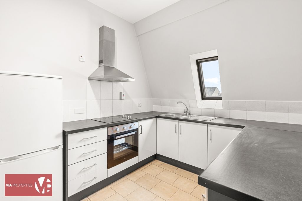 Property photo 3 of 17 Photo 16