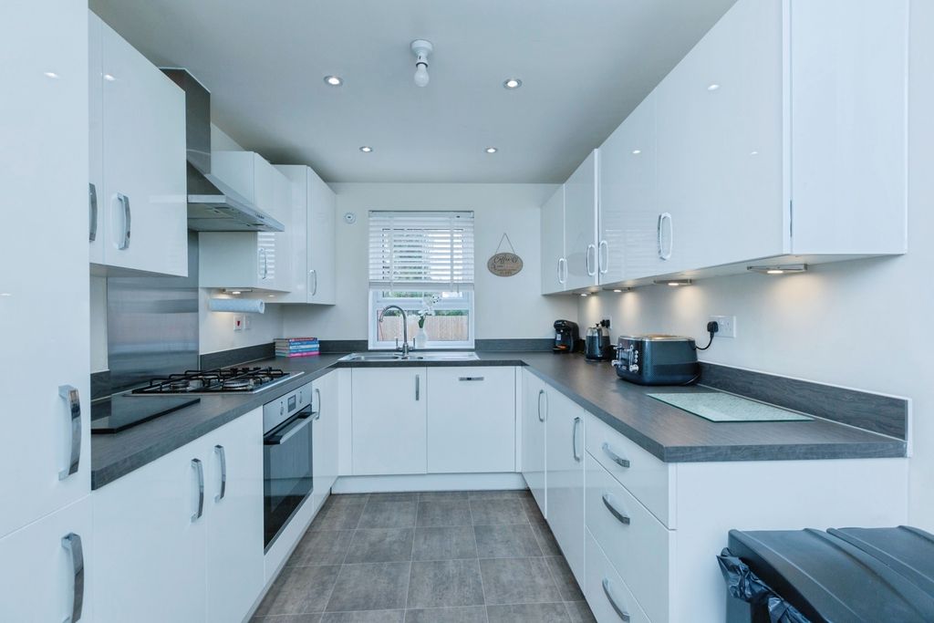 Property photo 3 of 17 Photo