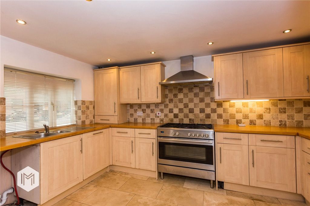 Property photo 2 of 26