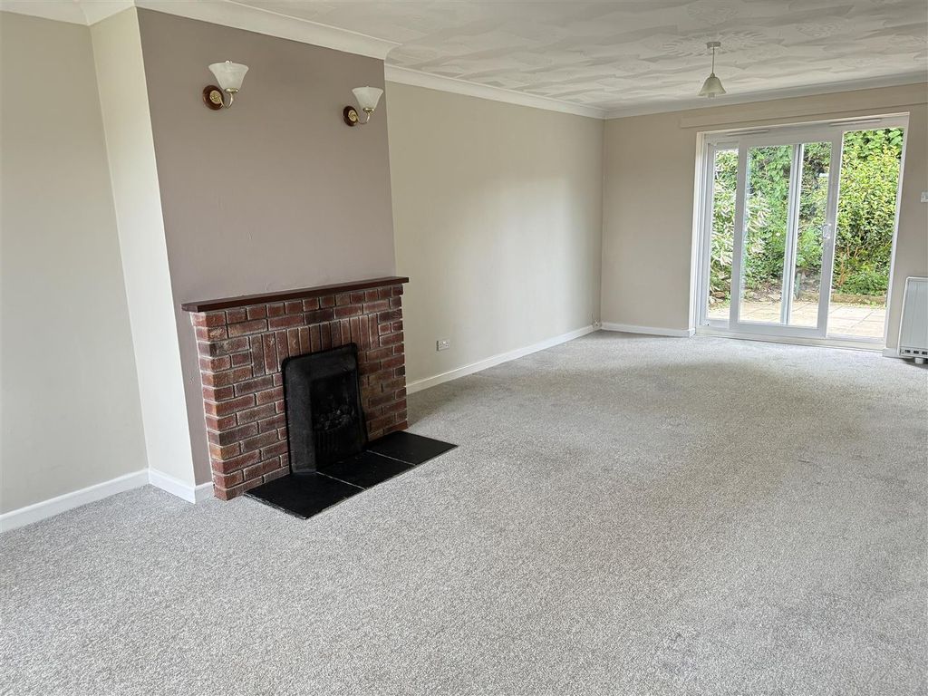 Property photo 2 of 18 Lounge/Diner