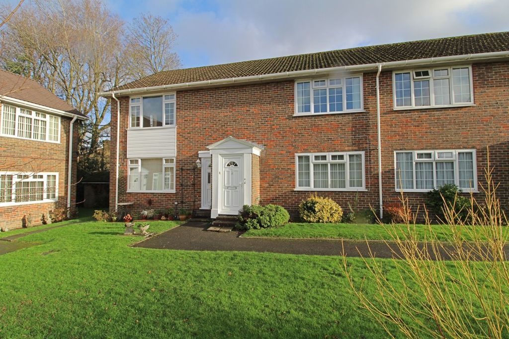 Property photo 1 of 11 Main External (Main)