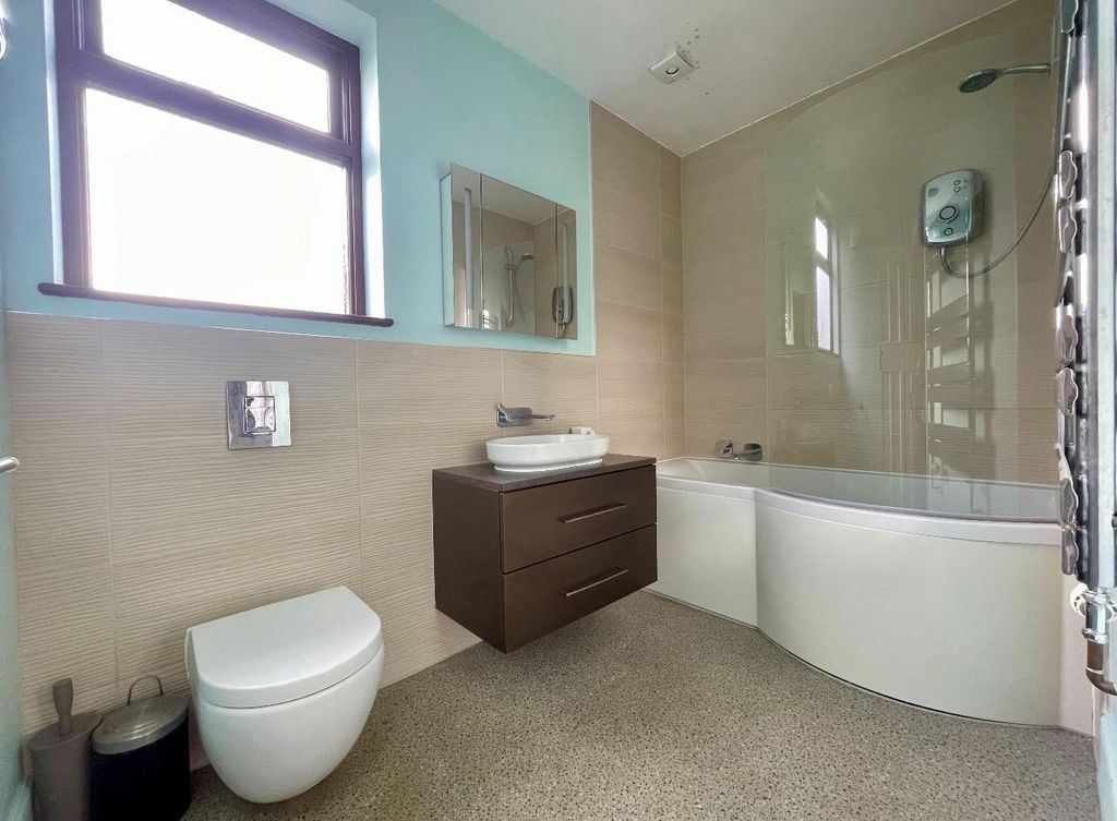 Property photo 2 of 8 788A2E40-3E7A-46B9-8905-70E1612E8989.Jpg