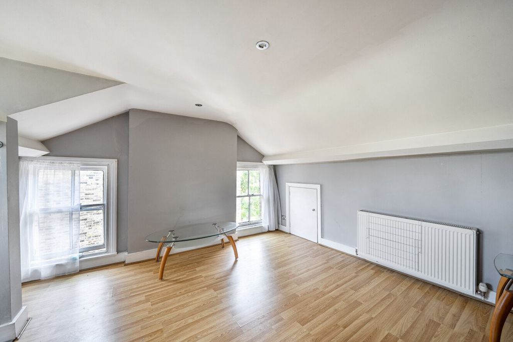 Property photo 2 of 11 Picture No. 02