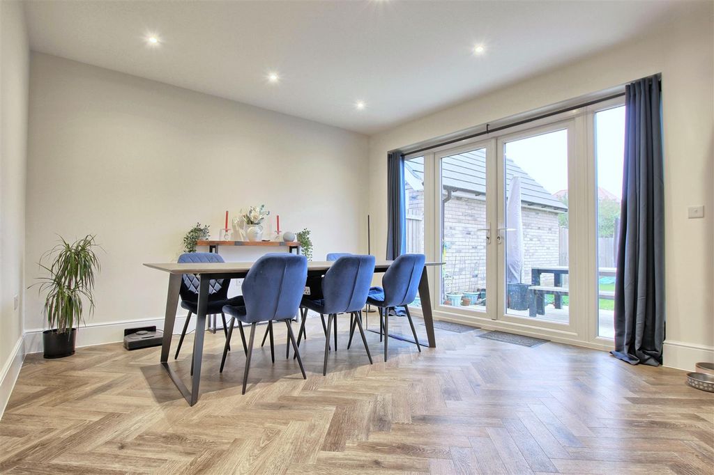 Property photo 3 of 13 Dining Area.Jpg