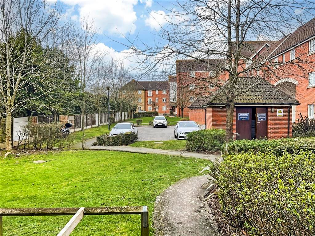 Property photo 2 of 4 Communal Gardens