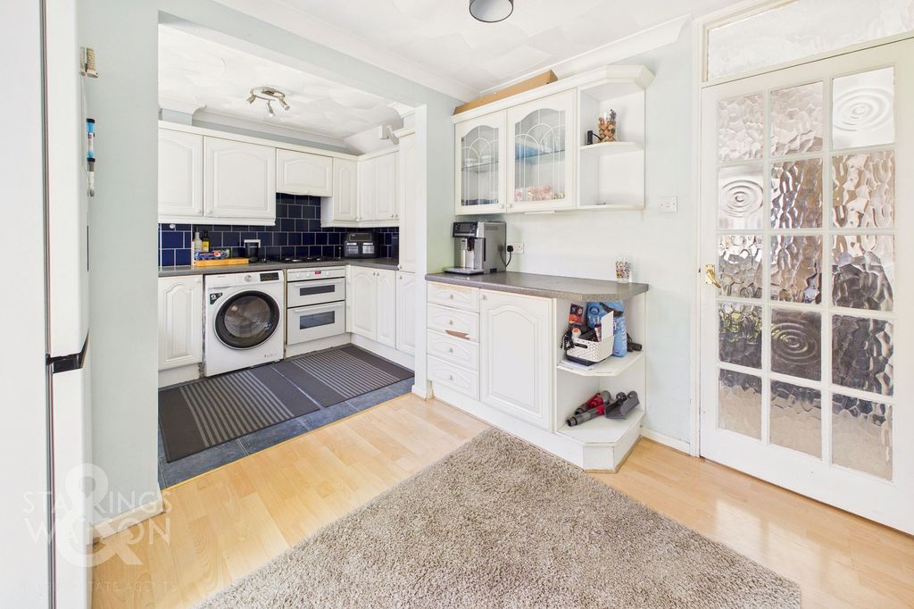 Property photo 2 of 15