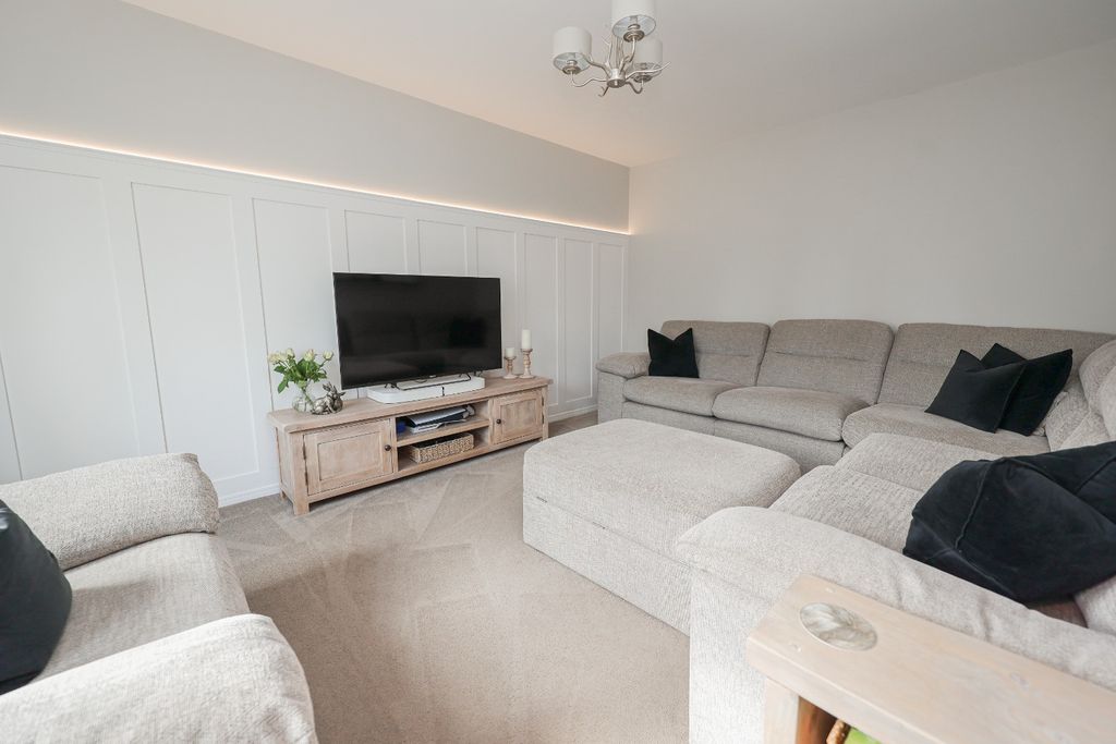 Property photo 2 of 27 5177392