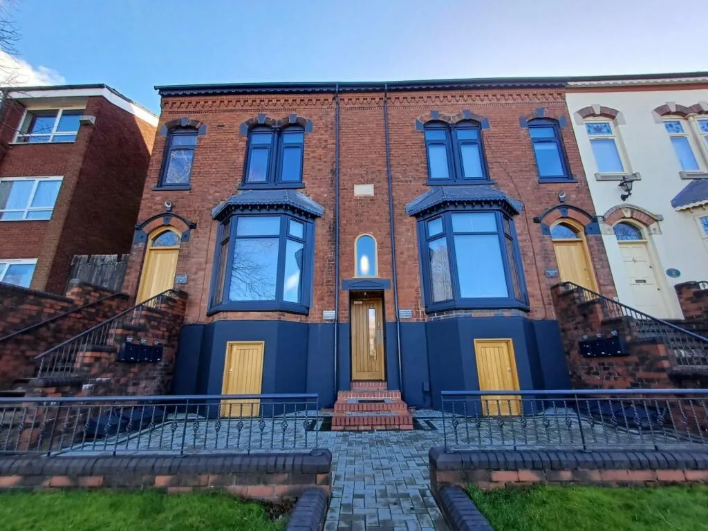 Apartment in Birmingham, West Midlands - View 3