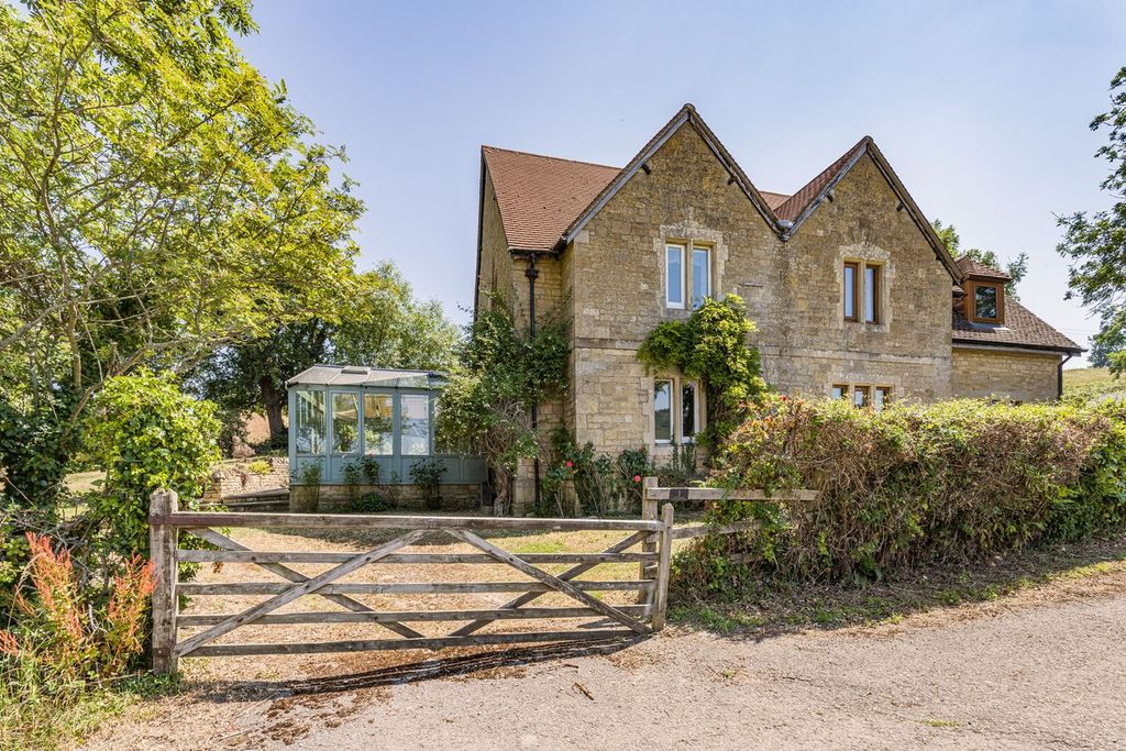 Property photo 1 of 21