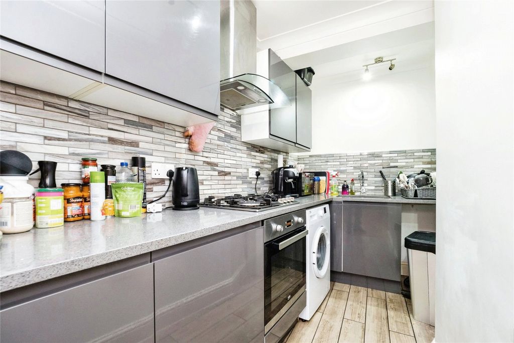 Property photo 2 of 14 Picture No. 04