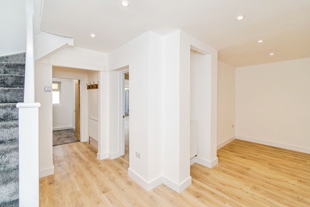 Property photo 2 of 15 Photo