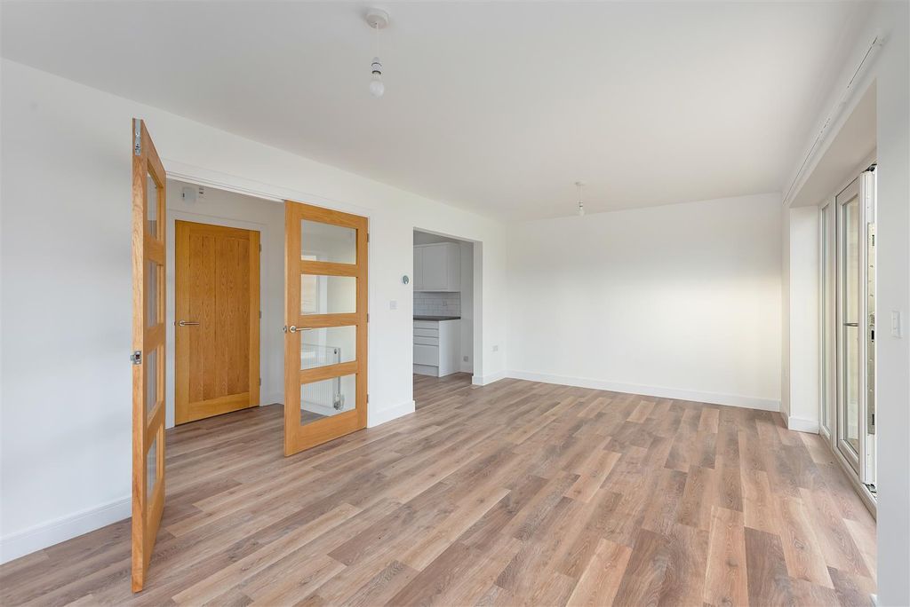 Property photo 3 of 17 Lower Road, Teynham