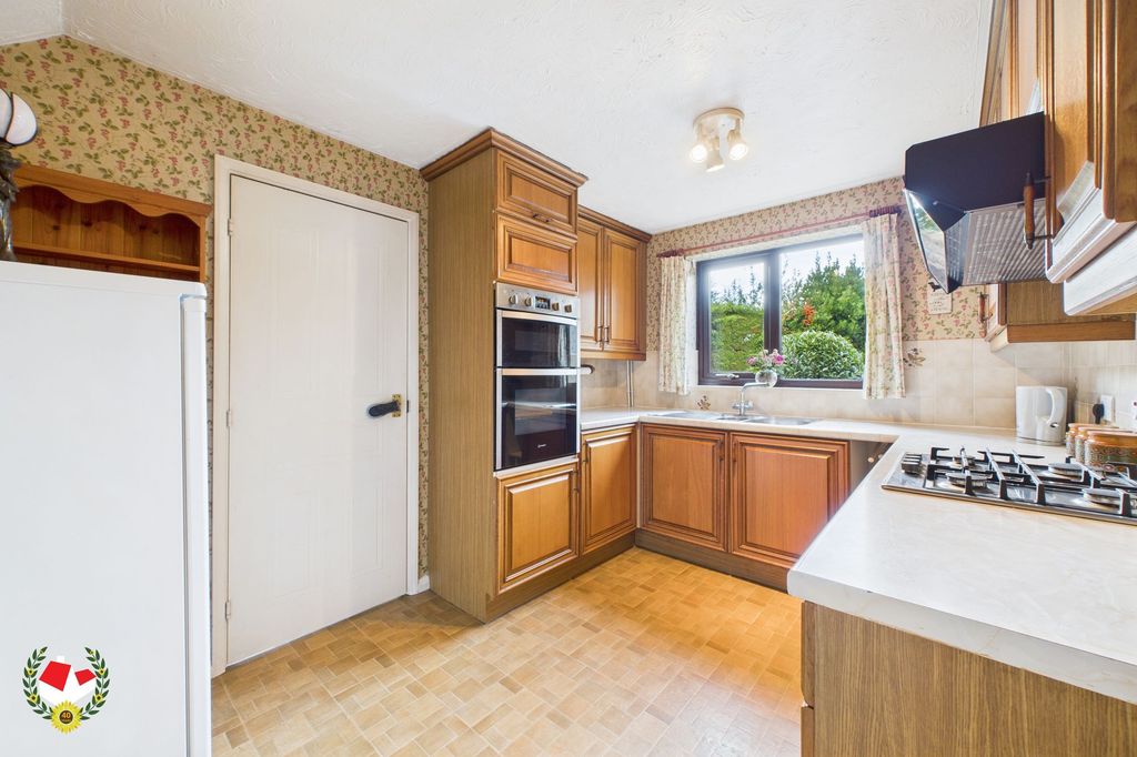 Property photo 3 of 19