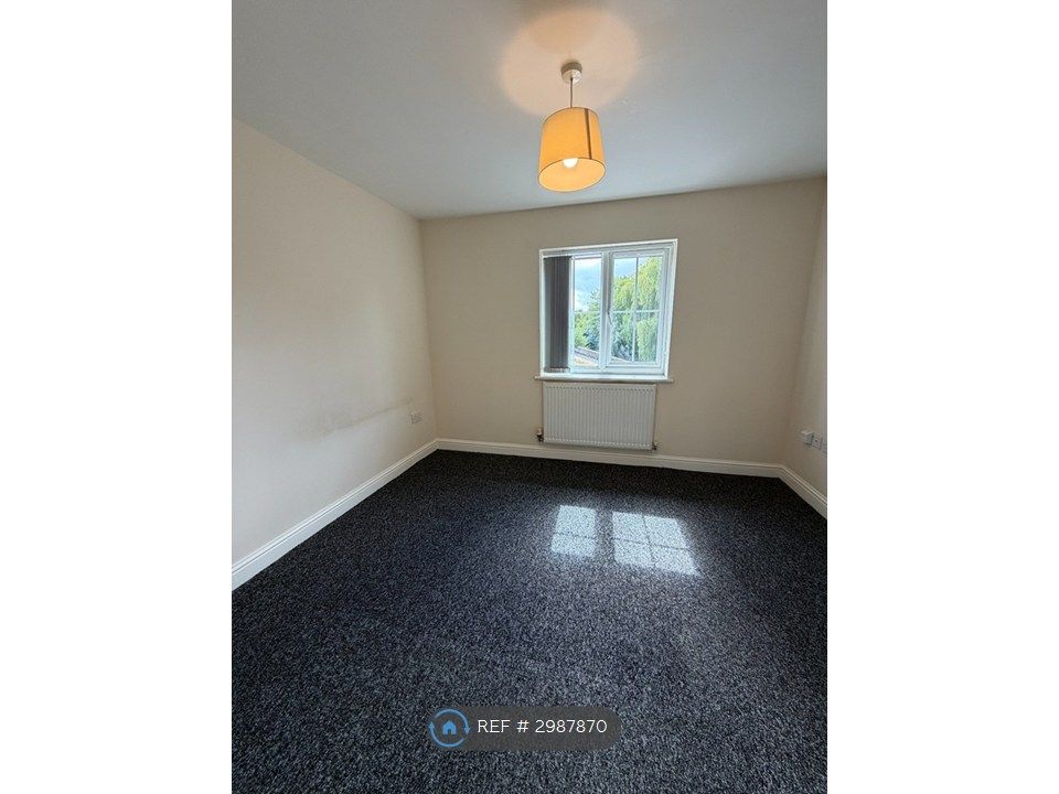 Property photo 3 of 5 Bedroom 1