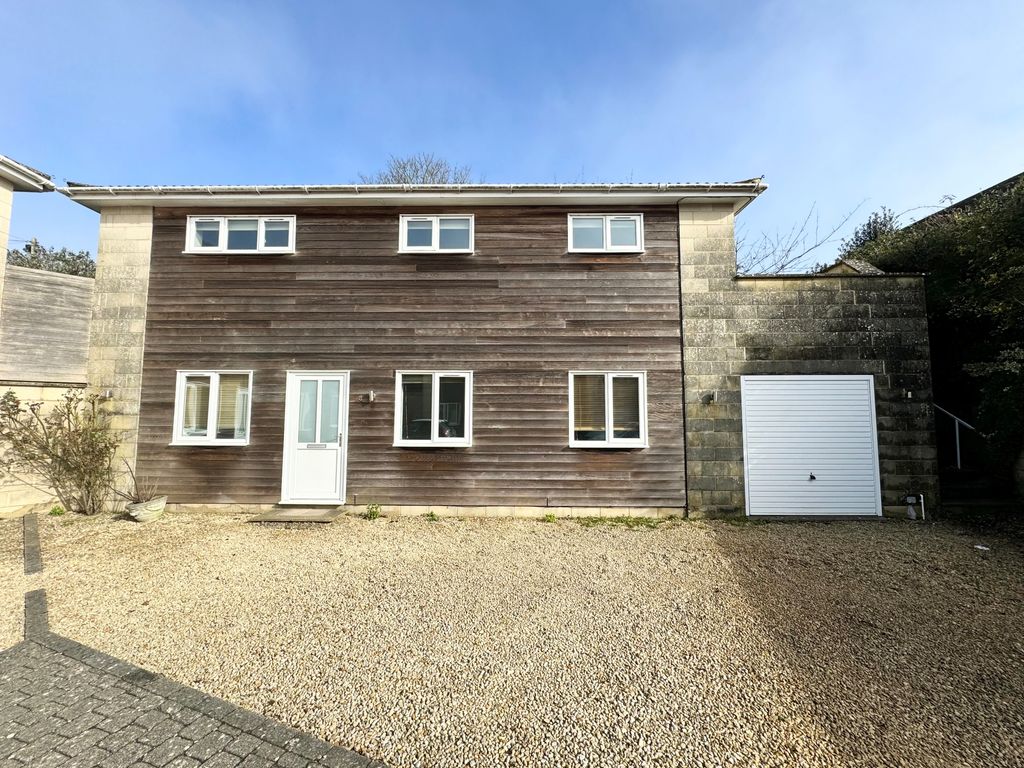 Property photo 1 of 16 Exterior