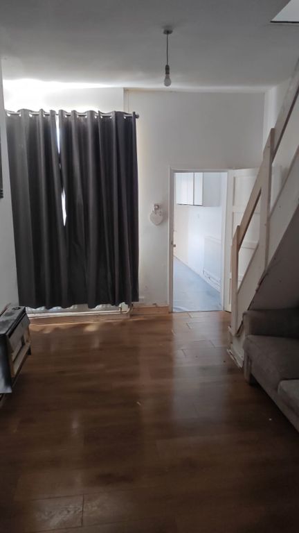 Property photo 3 of 7