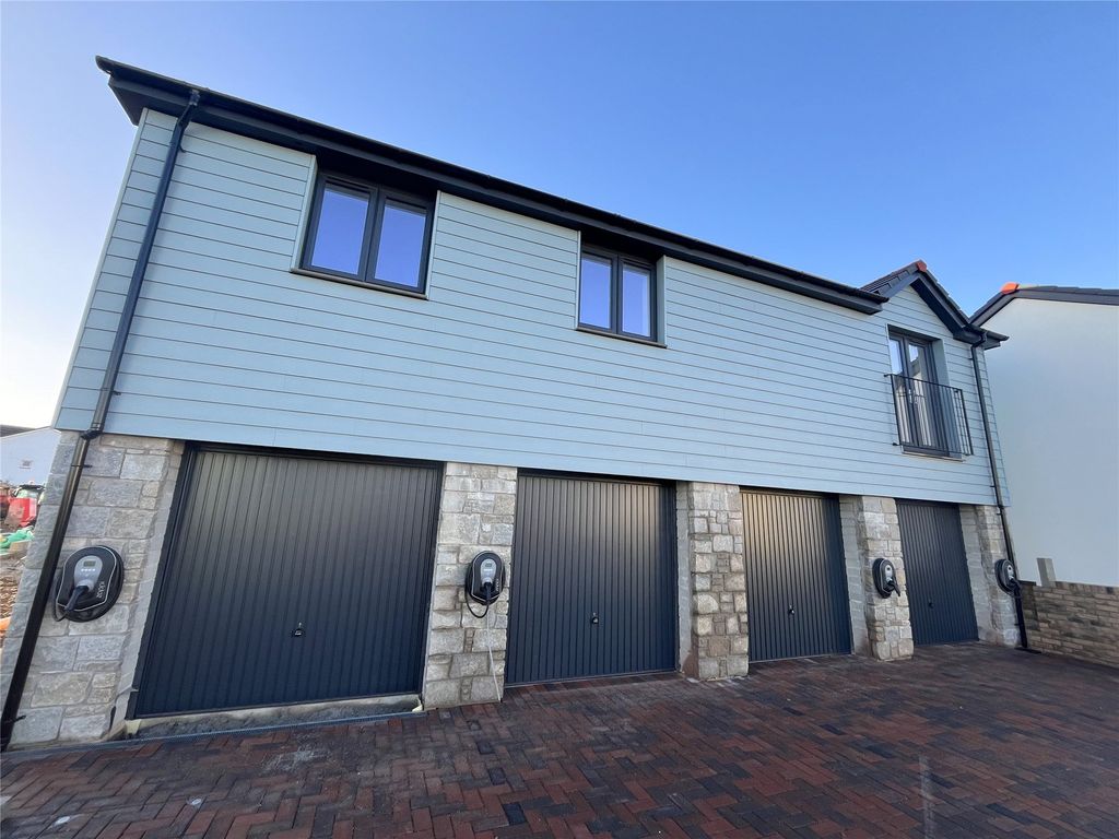 Property photo 3 of 7 Picture No. 11