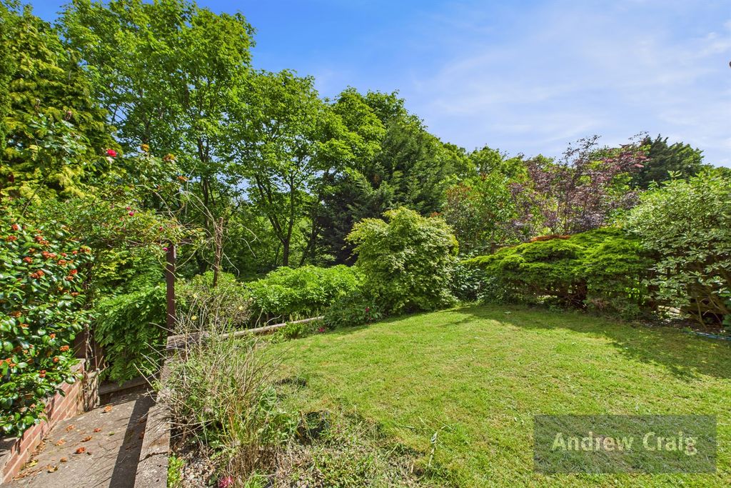 Property photo 3 of 16 Garden