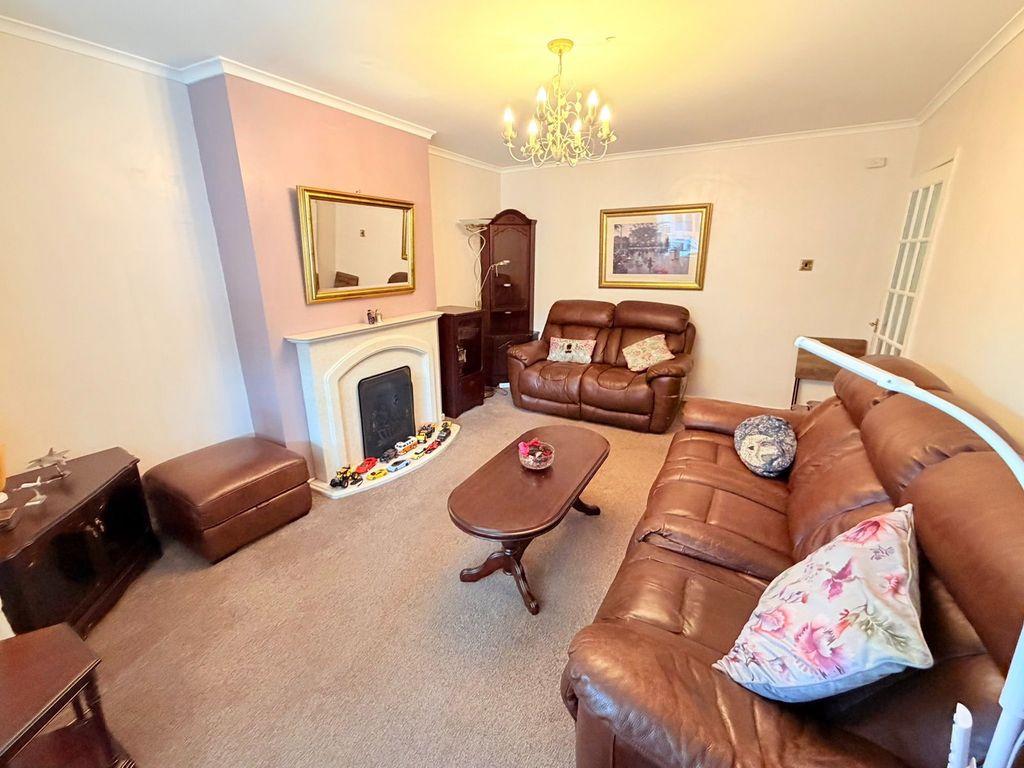 Property photo 3 of 25