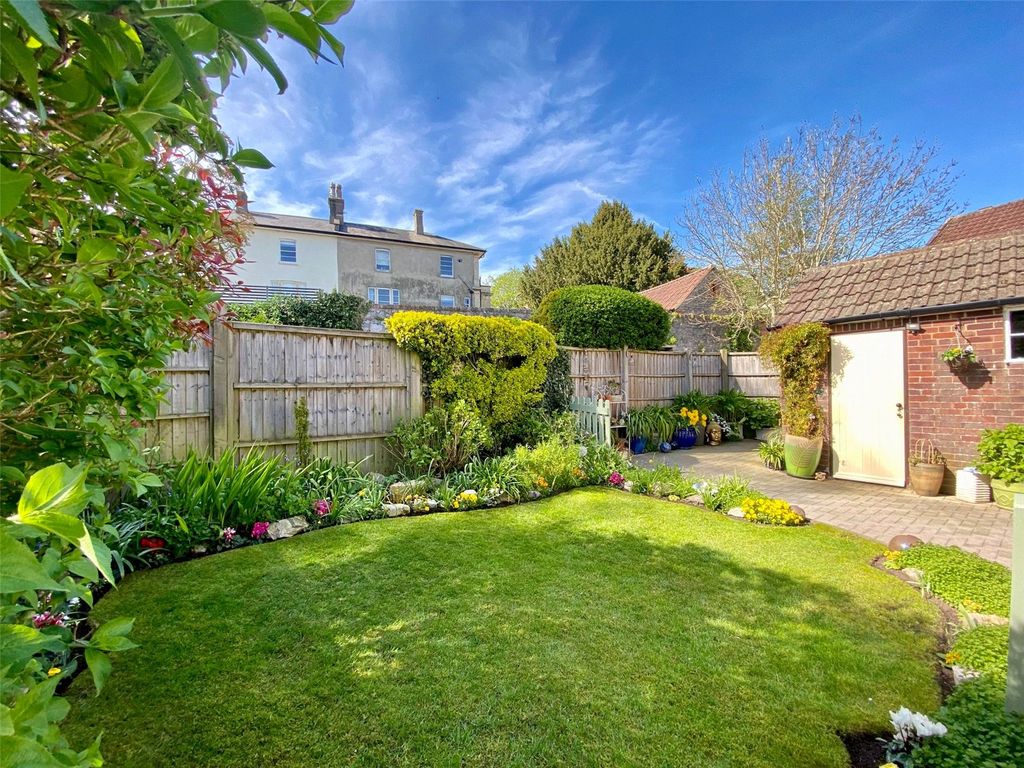 Property photo 2 of 27 Picture No. 46