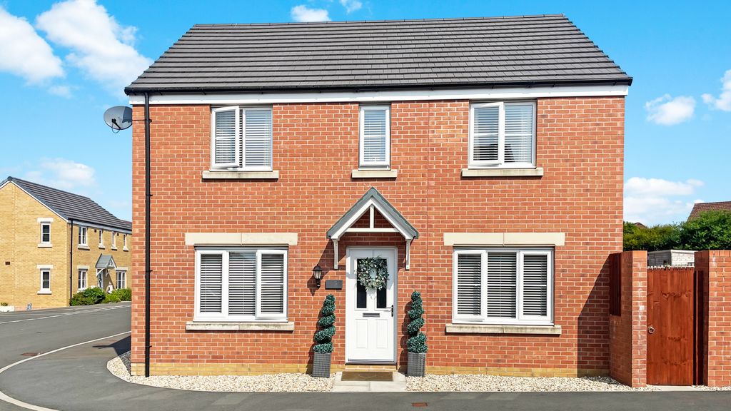 Property photo 2 of 29