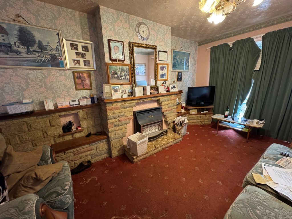 Property photo 3 of 9