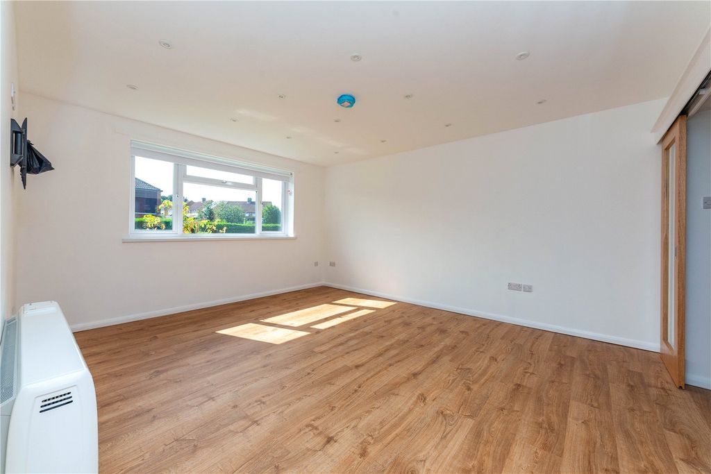Property photo 3 of 9 Picture No. 04