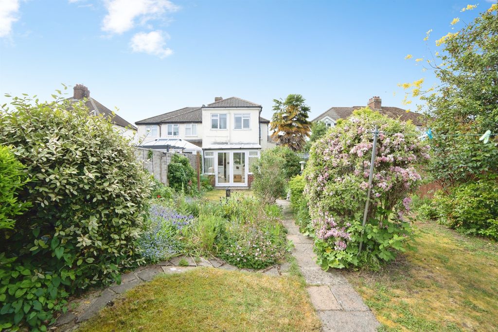 Property photo 2 of 19