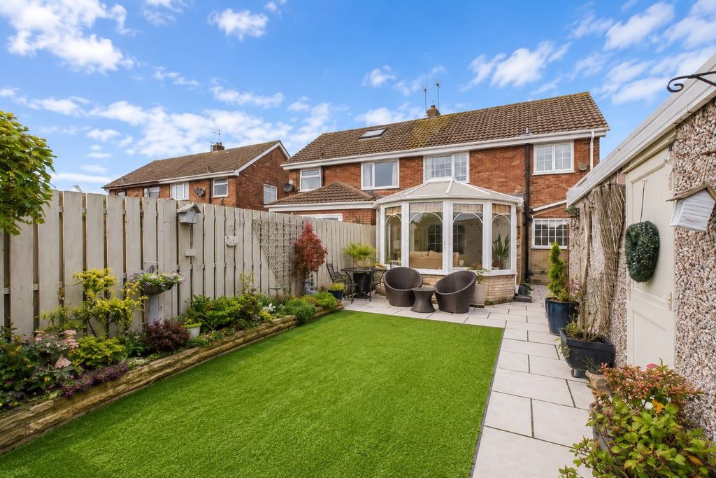 Property photo 1 of 17 Rear Garden