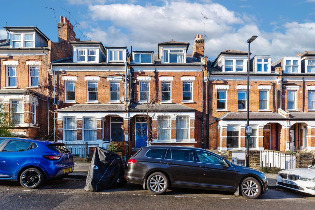 Property photo 1 of 8 Flat 1, 84 Hillfield Avenue, Crouch End, London, N8 7Dn