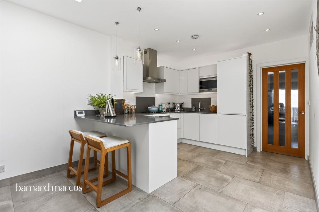 Property photo 3 of 29