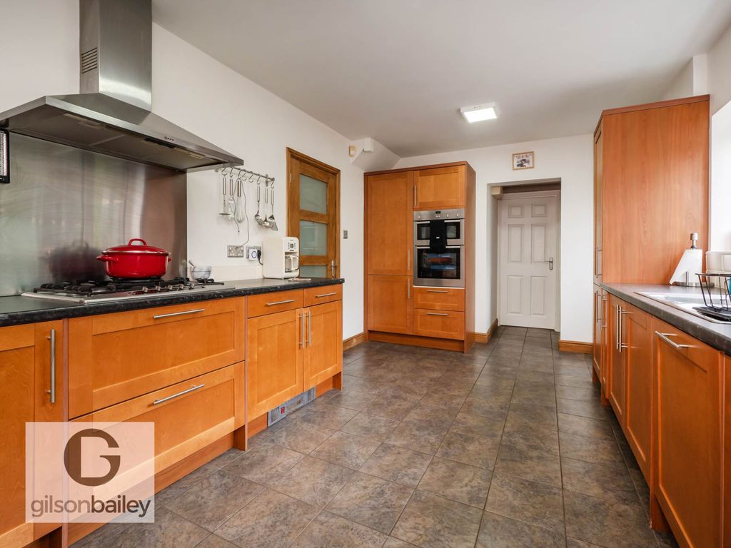 Property photo 3 of 31