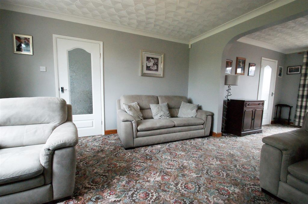Property photo 2 of 13 Living / Dining Room