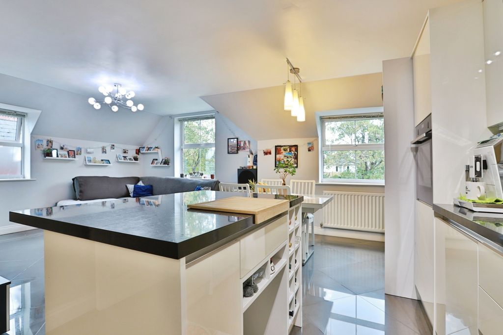 Property photo 2 of 17 Pbox-Img.Jpg