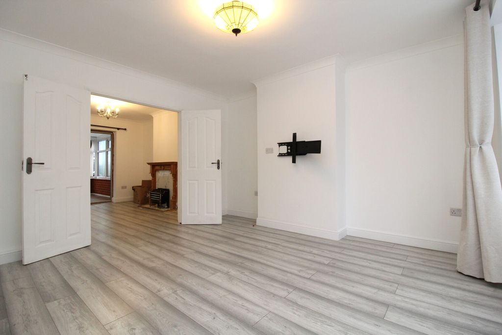 Property photo 1 of 11 Lounge View 1