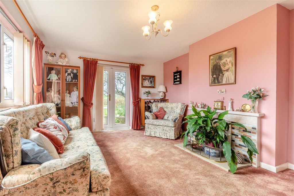 Property photo 2 of 23