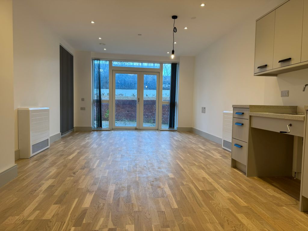 Property photo 2 of 8