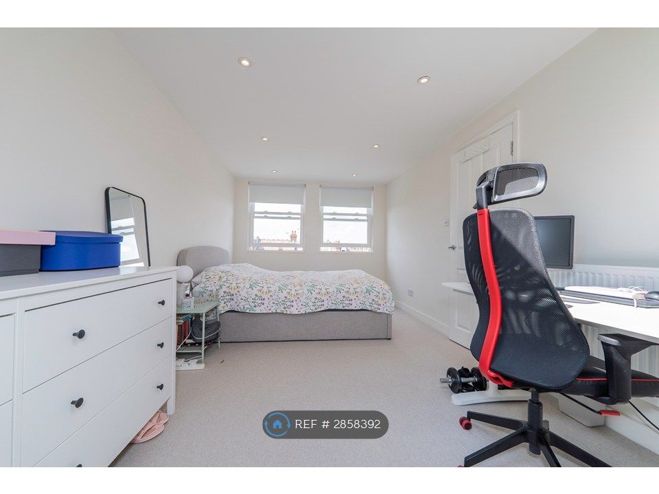 Property photo 3 of 10 Upstairs Bedroom